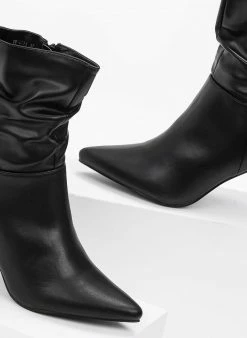 Συμφωνίες ✔️ The Fashion Project Μποτάκια μυτερά με σούρες - Μαύρο ❤️ -Μποτάκια Κατάστημα mpotakia mutera me soures 98899 svvr