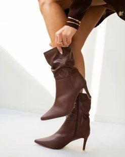 Συμφωνίες 👍 The Fashion Project Μποτάκια μυτερά με σούρες - Καφέ 🔔 -Μποτάκια Κατάστημα mpotakia mutera me soures 98901 sujo