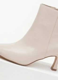 Καλύτερες κριτικές για 🧨 The Fashion Project Μποτάκια μυτερά με χαμηλό τακούνι - Μπεζ 👍 9 Καλύτερες κριτικές για 🧨 The Fashion Project Μποτάκια μυτερά με χαμηλό τακούνι - Μπεζ 👍 -Μποτάκια Κατάστημα mpotakia mutera me xamilo takouni 106120 76x0 1