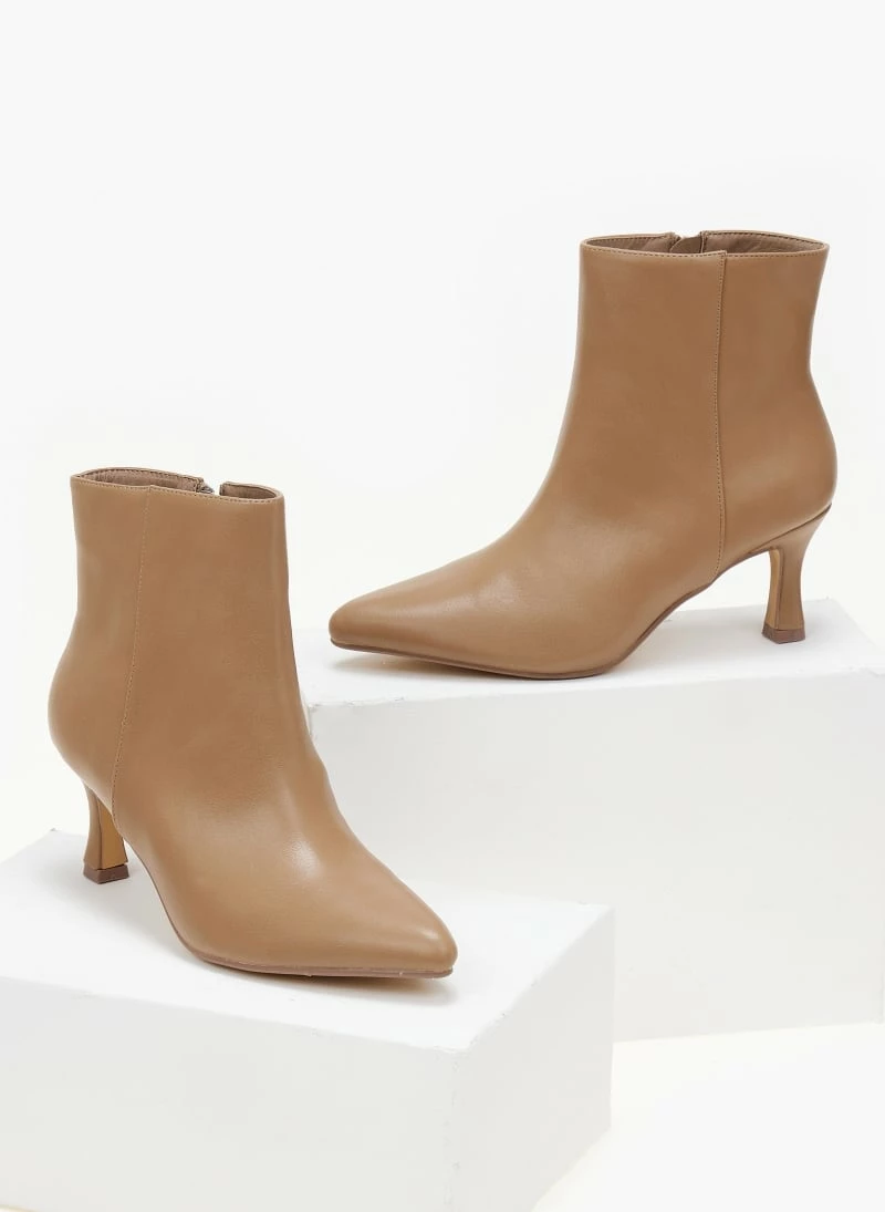 Η καλύτερη συμφωνία 😀 The Fashion Project Μποτάκια μυτερά με χαμηλό τακούνι - Πούρο 👏 4 Η καλύτερη συμφωνία 😀 The Fashion Project Μποτάκια μυτερά με χαμηλό τακούνι - Πούρο 👏 - Image 2