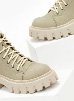 Φτηνός ⭐ The Fashion Project Αρβυλάκια Suede με Chunky σόλα - Λαδί 🧨 -Μποτάκια Κατάστημα mpotakia suede me chunky sola 106908 wobt