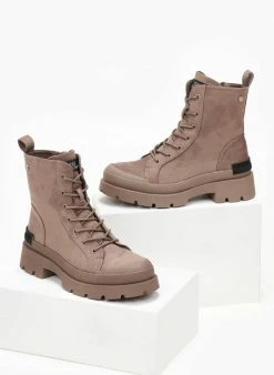 Αγορά 😀 Xti Footwear Αρβυλάκια Suede με Chunky σόλα Xti 140571 - Τάουπε 🤩 -Μποτάκια Κατάστημα mpotakia suede me chunky sola xti 140571 107115 i2pe