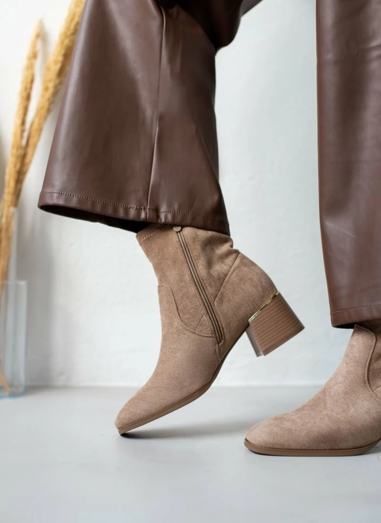 Προώθηση 🧨 The Fashion Project Μποτάκια Suede με ελαστική γάμπα - Πούρο 😉 9 Προώθηση 🧨 The Fashion Project Μποτάκια Suede με ελαστική γάμπα - Πούρο 😉 - Image 7