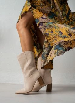Συμφωνίες ⌛ The Fashion Project Μποτάκια Suede με ξύλινο τακούνι - Μπεζ ✨