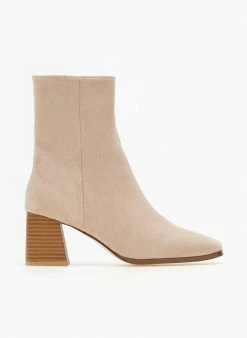 Καλύτερες κριτικές για ✔️ The Fashion Project Μποτάκια Suede με ξύλινο τακούνι - Μπεζ 🛒