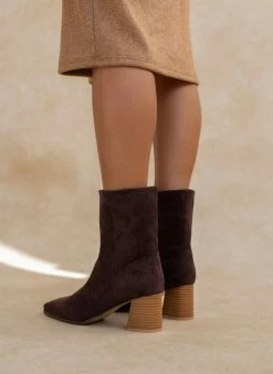 Τοπ 10 🔥 The Fashion Project Μποτάκια Suede με ξύλινο τακούνι - Καφέ ⌛ -Μποτάκια Κατάστημα mpotakia suede me ksulino takouni 107956 kmau