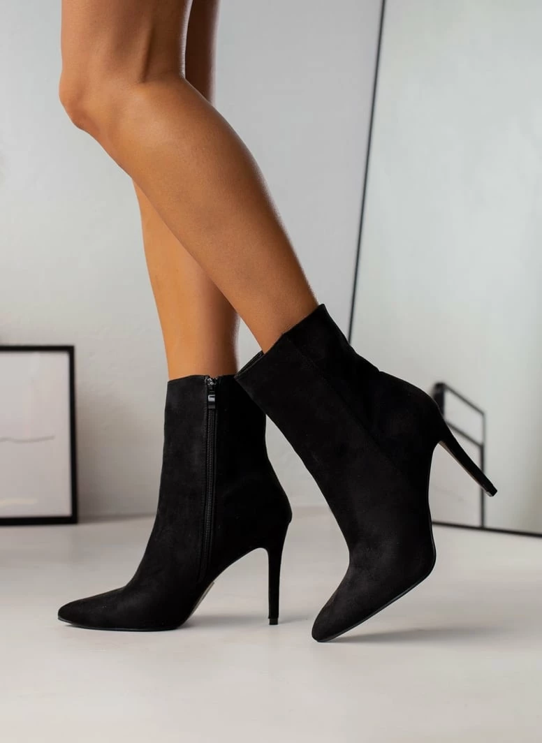 Φτηνός 😀 The Fashion Project Μποτάκια Suede με λεπτό τακούνι - Μαύρο 🔔 6 Φτηνός 😀 The Fashion Project Μποτάκια Suede με λεπτό τακούνι - Μαύρο 🔔 - Image 4