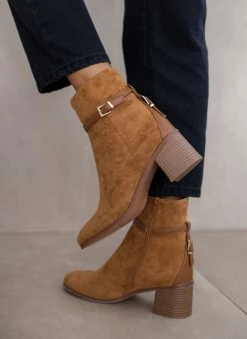 Καλύτερες κριτικές για 😀 The Fashion Project Μποτάκια Suede με λεπτό ζωνάκι - Κάμελ 🧨 -Μποτάκια Κατάστημα mpotakia suede me lepto zwnaki 107063 s2c2