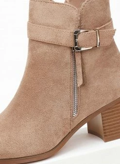 Προϋπολογισμός ⌛ The Fashion Project Μποτάκια Suede με μεταλλικό φερμουάρ - Πούρο ✔️ -Μποτάκια Κατάστημα mpotakia suede me metalliko fermouar 107059 v7gn