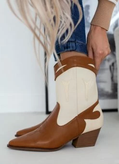 ΧΟΝΔΡΙΚΟ ΕΜΠΟΡΙΟ 🛒 The Fashion Project Μποτάκια Cowboy με διχρωμία - Μπεζ 🤩 12 ΧΟΝΔΡΙΚΟ ΕΜΠΟΡΙΟ 🛒 The Fashion Project Μποτάκια Cowboy με διχρωμία - Μπεζ 🤩 -Μποτάκια Κατάστημα mpotakia western me dixrwmia 108838 7780