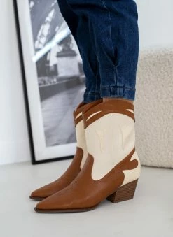 ΧΟΝΔΡΙΚΟ ΕΜΠΟΡΙΟ 🛒 The Fashion Project Μποτάκια Cowboy με διχρωμία - Μπεζ 🤩 16 ΧΟΝΔΡΙΚΟ ΕΜΠΟΡΙΟ 🛒 The Fashion Project Μποτάκια Cowboy με διχρωμία - Μπεζ 🤩 -Μποτάκια Κατάστημα mpotakia western me dixrwmia 108838 kcjx