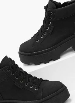 Εξοδος ⭐ Μποτάκια αστραγάλου με κορδόνια Refresh 76749 - Μαύρο 🌟 -Μποτάκια Κατάστημα mpotakia xamila me kordonia refresh 76749 99303 zi7o