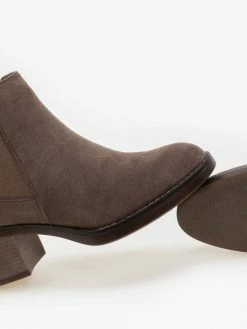 ΧΟΝΔΡΙΚΟ ΕΜΠΟΡΙΟ 🥰 The Fashion Project Μποτάκια αστραγάλου Suede - Πούρο ⭐ 9 ΧΟΝΔΡΙΚΟ ΕΜΠΟΡΙΟ 🥰 The Fashion Project Μποτάκια αστραγάλου Suede - Πούρο ⭐ -Μποτάκια Κατάστημα suede mpotinia astragalou me tetragwno takouni 83501 dg8z